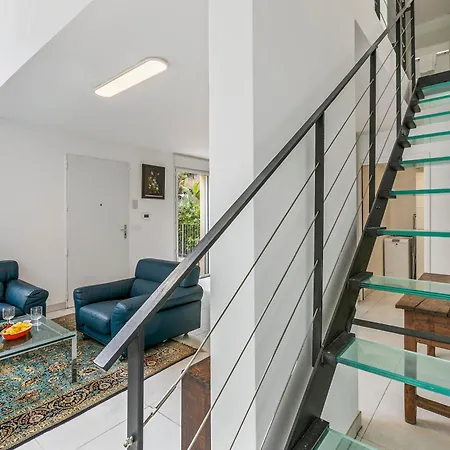 La Marenda - City Center Apartment With Terrace Garden - Happy Rentals