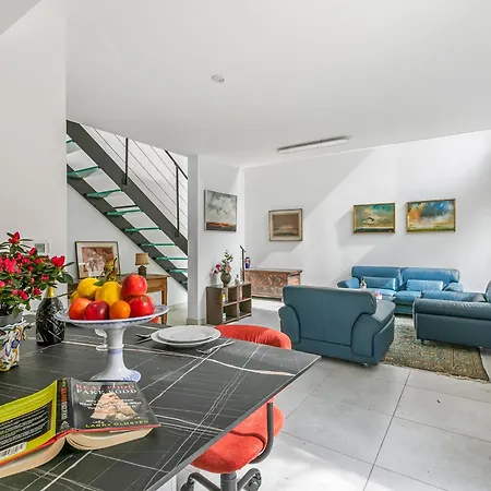 La Marenda - City Center Apartment With Terrace Garden - Happy Rentals Διαμέρισμα