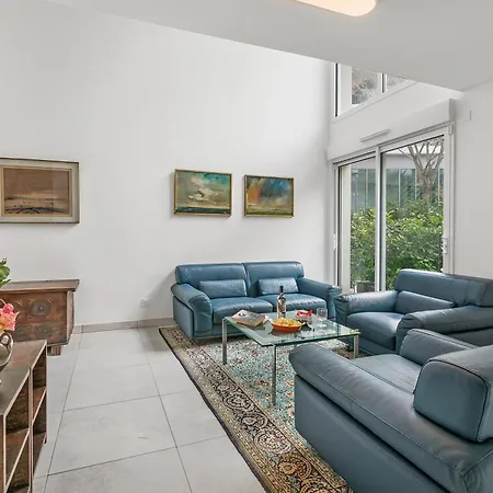 La Marenda - City Center Apartment With Terrace Garden - Happy Rentals