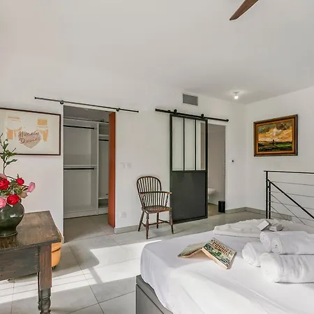 La Marenda - City Center Apartment With Terrace Garden - Happy Rentals *